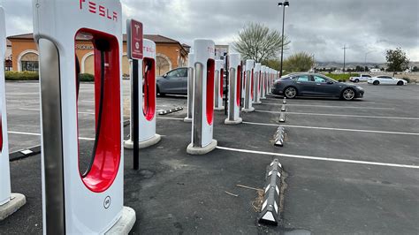 tesla supercharger barstow.